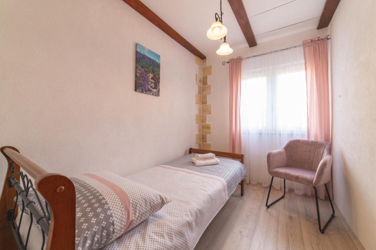 Veliki Brocanac Holiday Home Sego With Private Pool מראה חיצוני תמונה