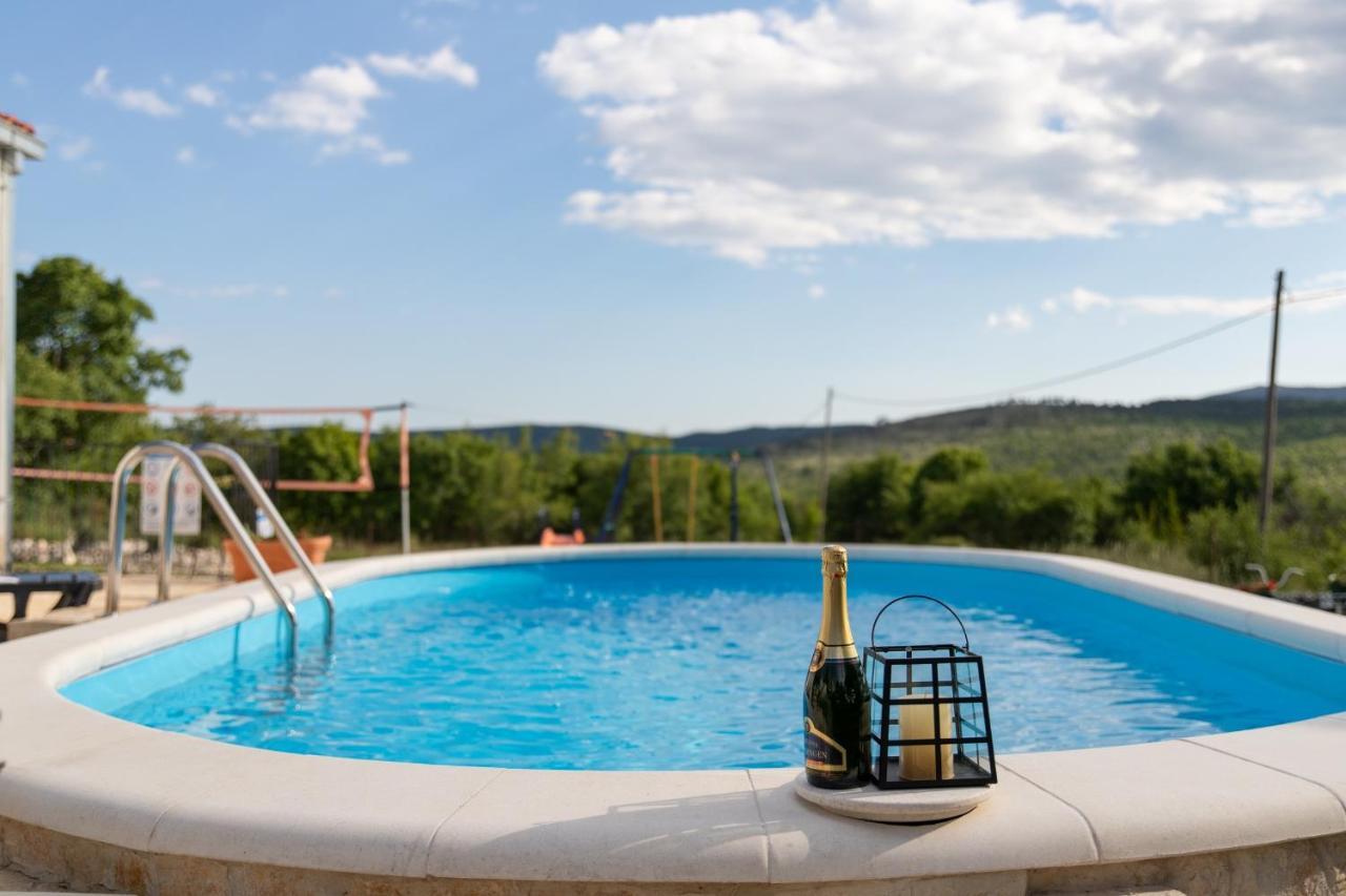 Veliki Brocanac Holiday Home Sego With Private Pool מראה חיצוני תמונה